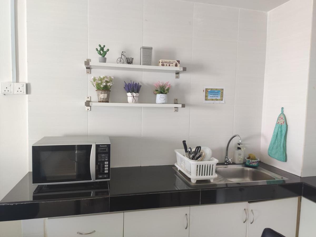 Dperdana -Dinies Pool,Wifi, Centre Of Kota Bharu, 4-5 Pax Apartment Екстериор снимка