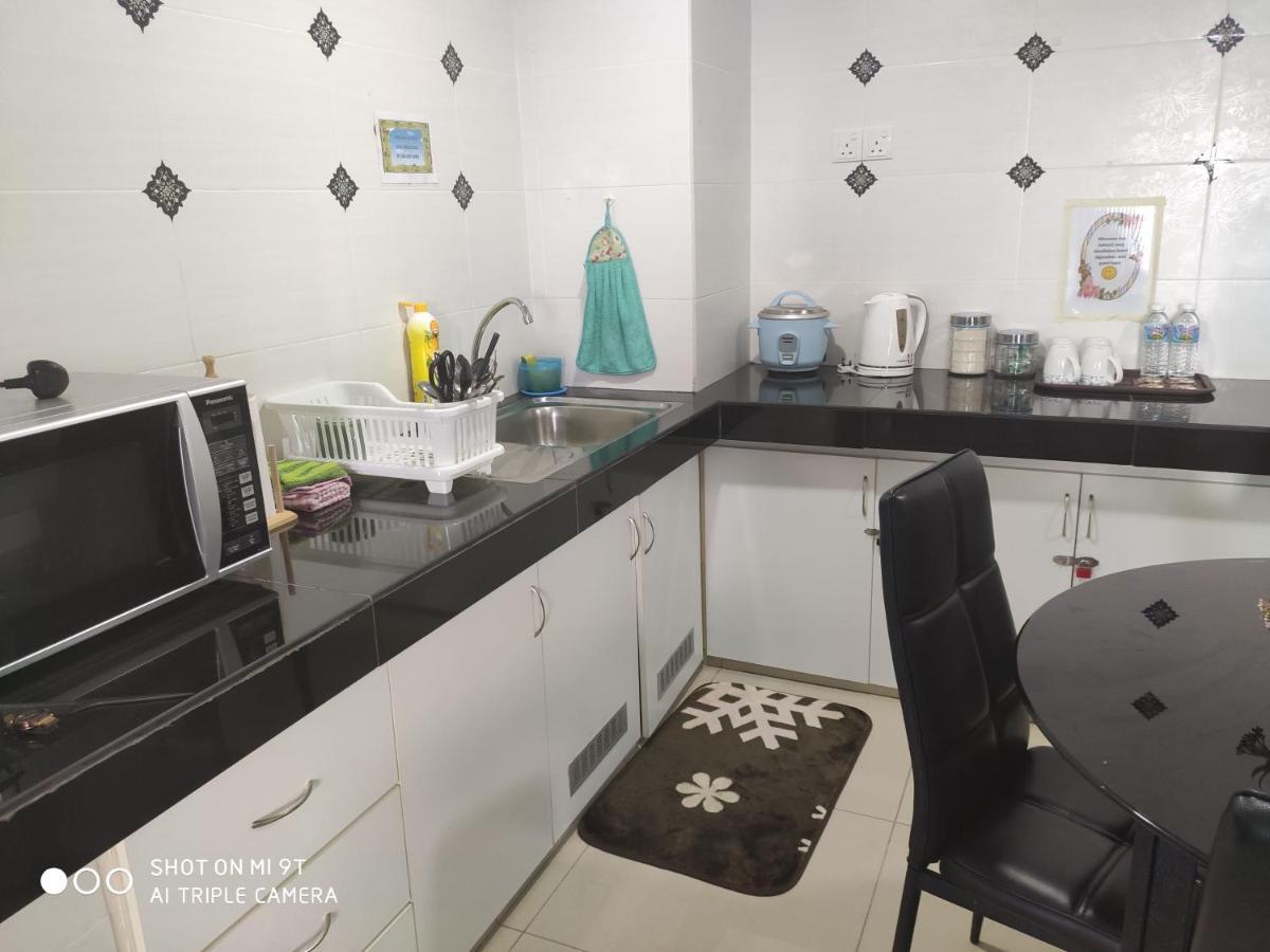 Dperdana -Dinies Pool,Wifi, Centre Of Kota Bharu, 4-5 Pax Apartment Екстериор снимка