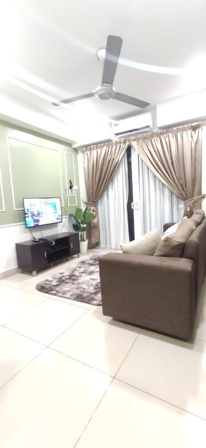 Dperdana -Dinies Pool,Wifi, Centre Of Kota Bharu, 4-5 Pax Apartment Екстериор снимка