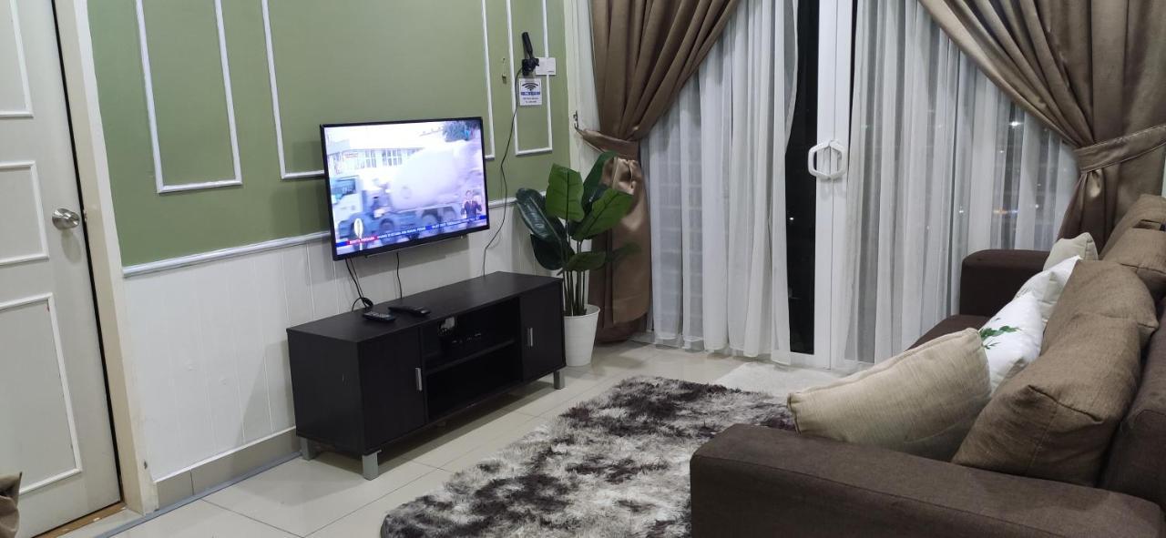 Dperdana -Dinies Pool,Wifi, Centre Of Kota Bharu, 4-5 Pax Apartment Екстериор снимка