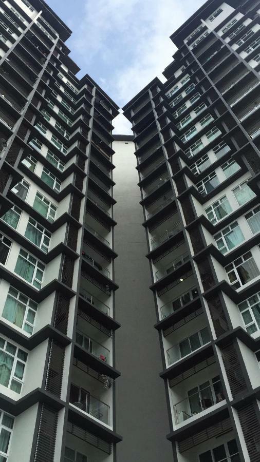 Dperdana -Dinies Pool,Wifi, Centre Of Kota Bharu, 4-5 Pax Apartment Екстериор снимка