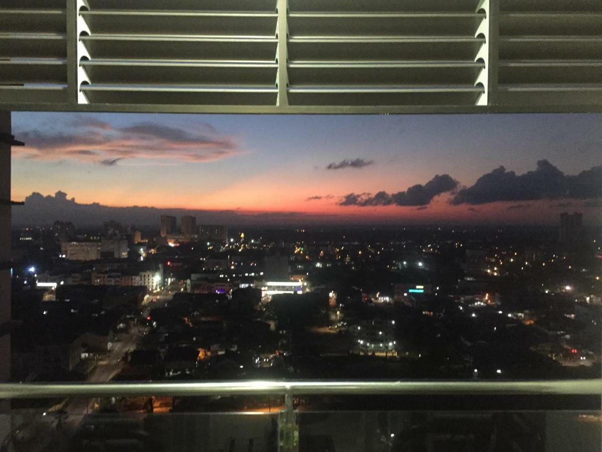 Dperdana -Dinies Pool,Wifi, Centre Of Kota Bharu, 4-5 Pax Apartment Екстериор снимка