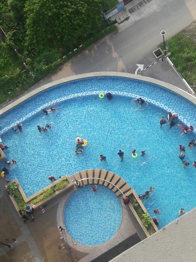 Dperdana -Dinies Pool,Wifi, Centre Of Kota Bharu, 4-5 Pax Apartment Екстериор снимка